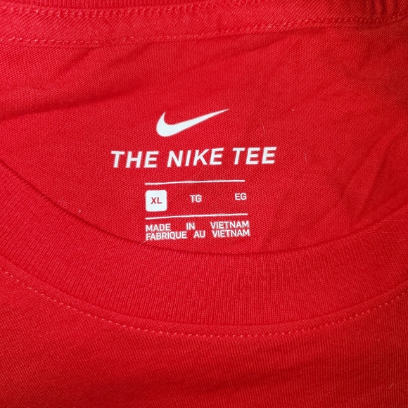 Nike Mens shirt from FootLocker - Picture 2 of 2